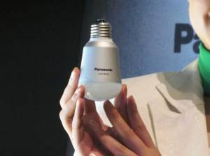 Лампочка Panasonic горит в течение 19 лет