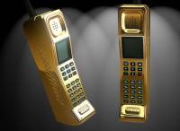 Телефон из золота и бриллиантов в стиле 80-х годов