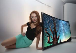 Samsung показала изогнутый OLED-телевизор